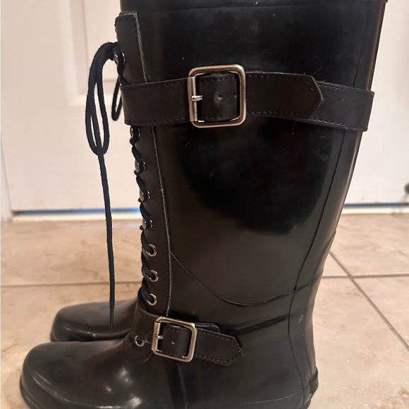 BCBG Shoes - Bcbg rain boots